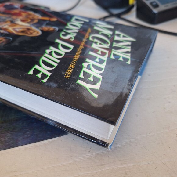 Anne McCaffrey Lyons Pride Sci-Fi 1st Ed & Printing Hardcover 1994 Tower & Hive - Picture 9 of 13